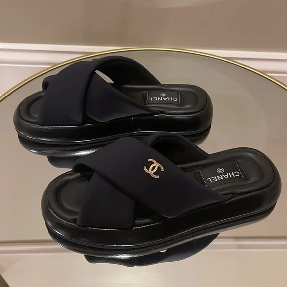 CHANEL CC interlocking Criss Cross Slides Slides size 38 - Picture 13 of 14